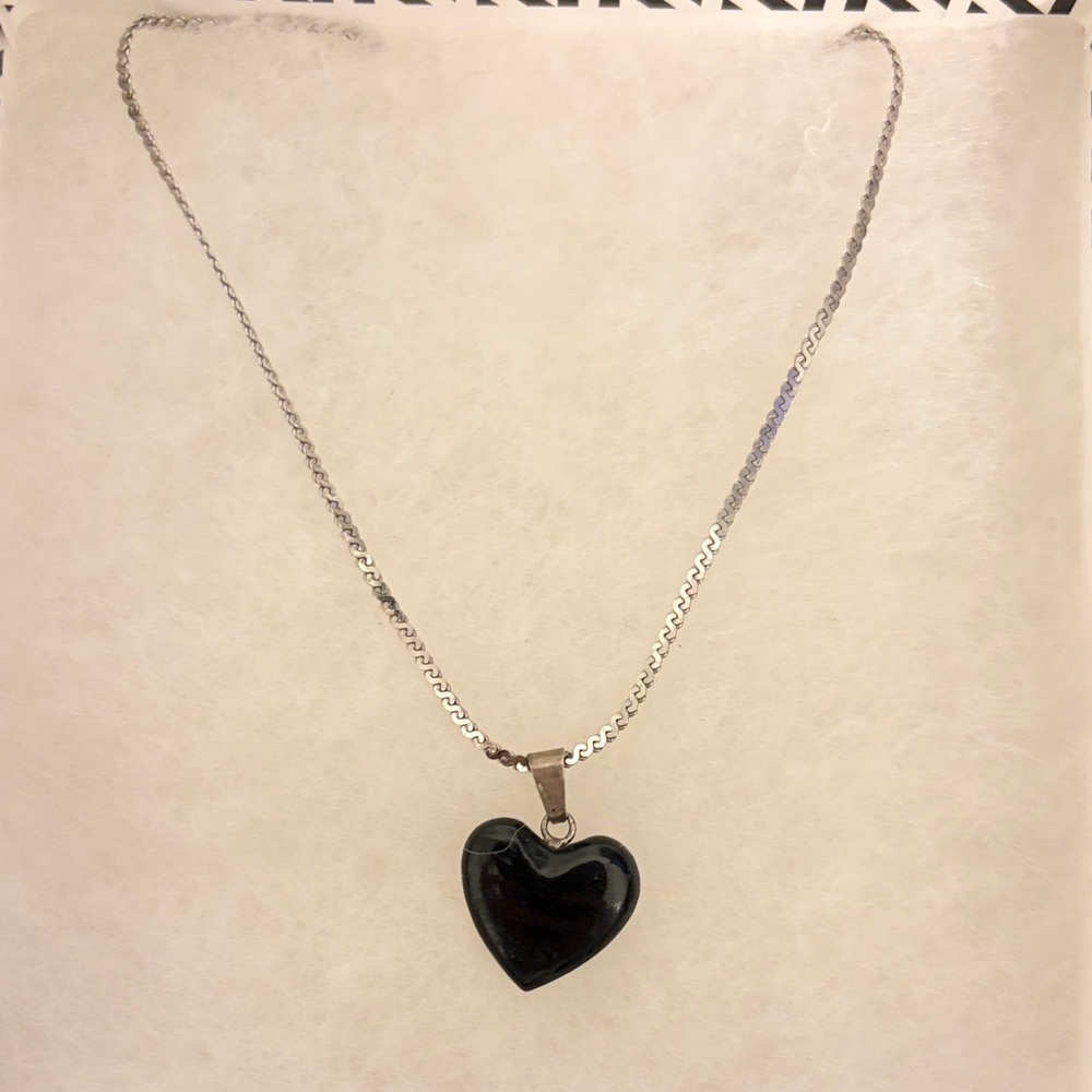 Elegant Black Heart Pendant Necklace
